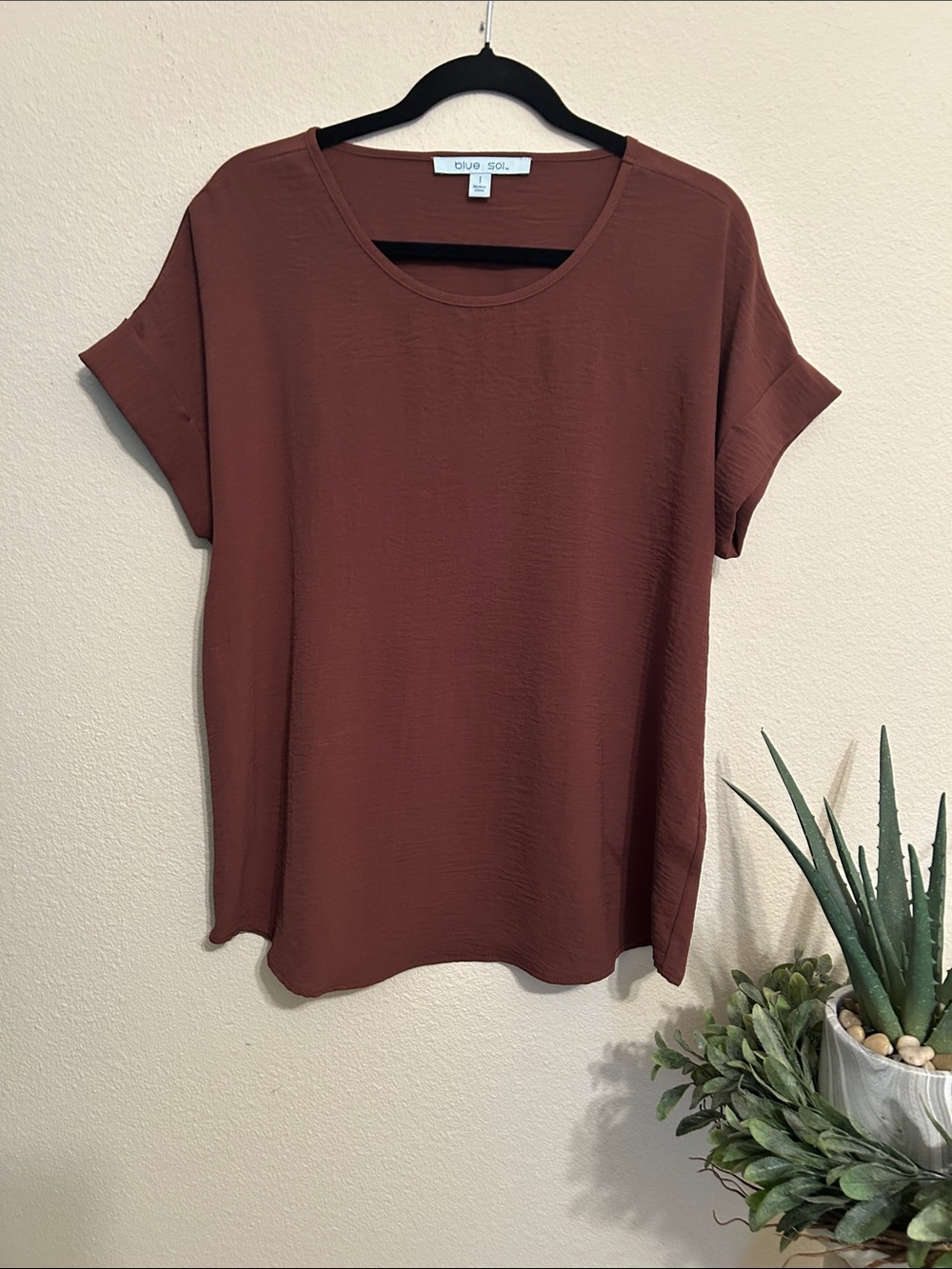 Women's Short Sleeve Scoop Neck Top